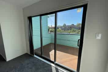 5/152 Triangle Road, Massey