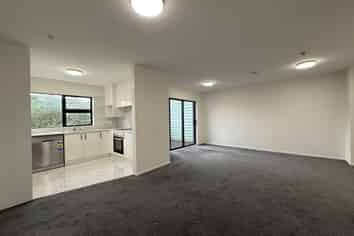 5/152 Triangle Road, Massey