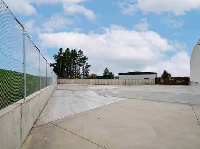The trifecta - new shed, great tenant & long lease