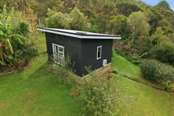 1 Bush Point Road, Cable Bay