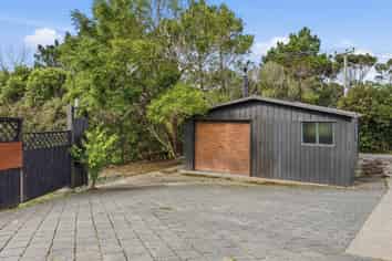 1 Bush Point Road, Cable Bay