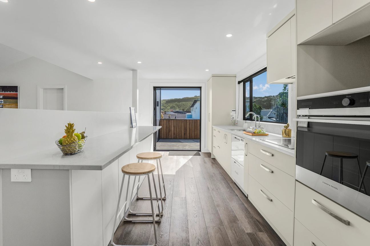 Modern Coastal Living in the Heart of Petone - Widok 6