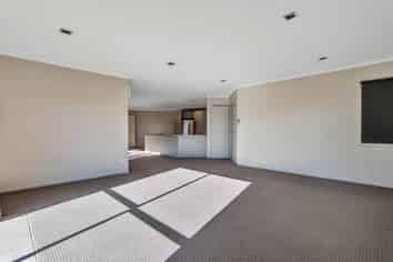 40 Montague Grove, Stratford
