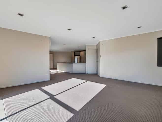 40 Montague Grove, Stratford