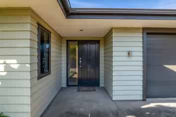 40 Montague Grove, Stratford