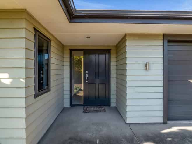 40 Montague Grove, Stratford