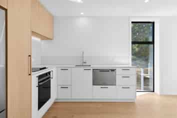 201/71  Haven Road , Nelson City
