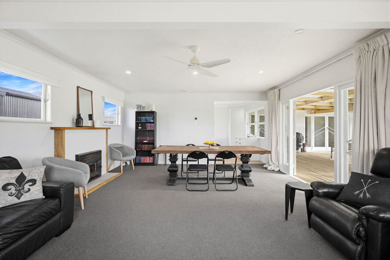 Quiet Location, Big Section, Stunning Renovation - Meer