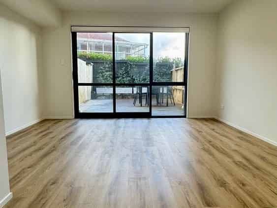 7/25 Vodanovich Road, Te Atatu South