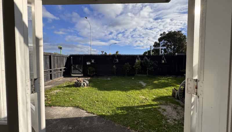 8/55 Pt Chevalier Road, Point Chevalier