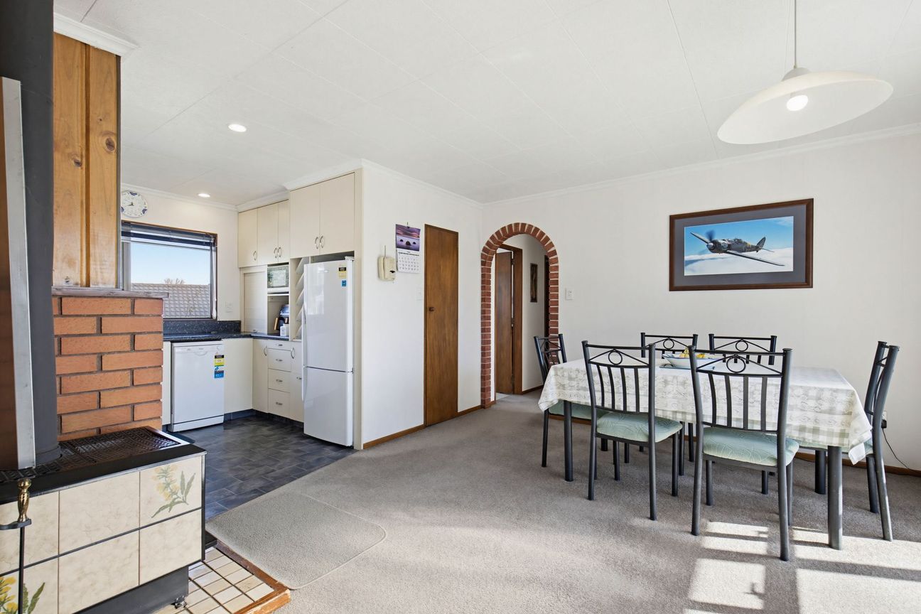 A family home in the heart of Waikawa - Bild 6