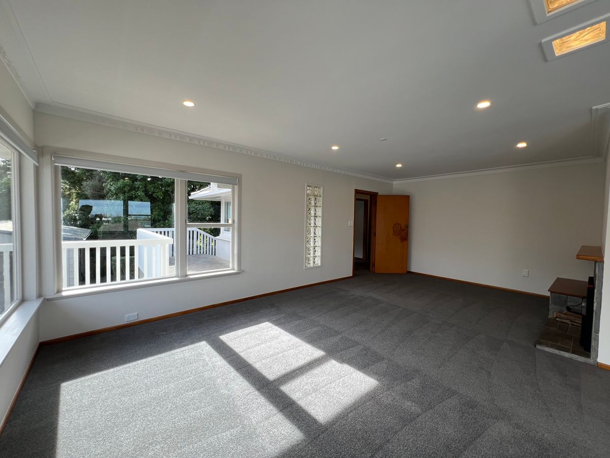 Grand Family Home in Prestigious Ellerslie Location - Widok 4
