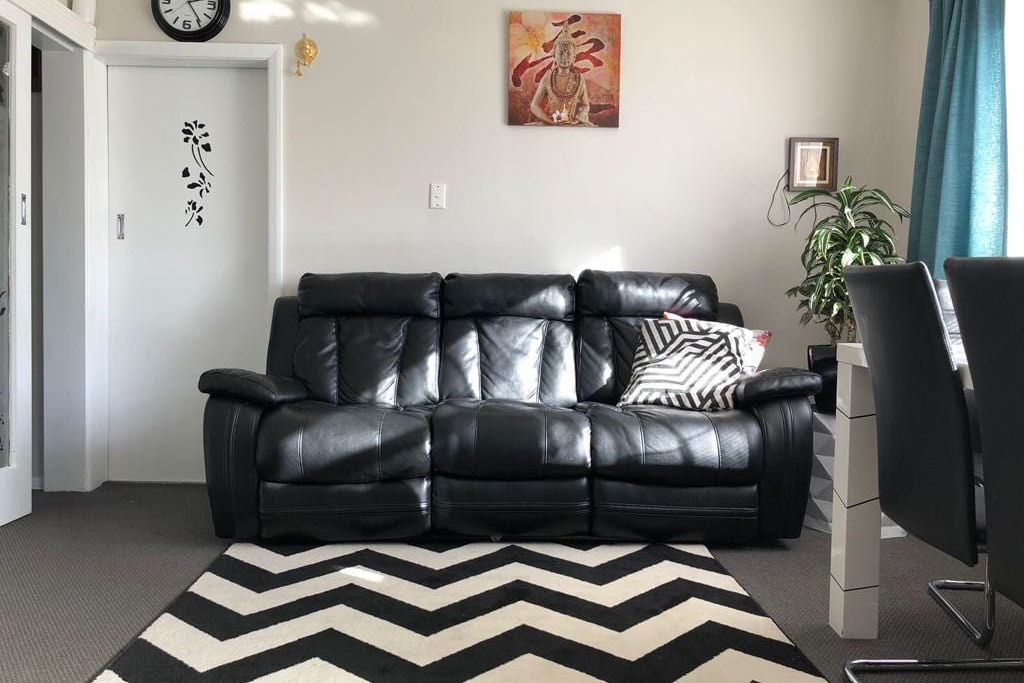 AVAILABLE NOW - Warm Two-Bedroom Waiwhetu Home - Bild 3