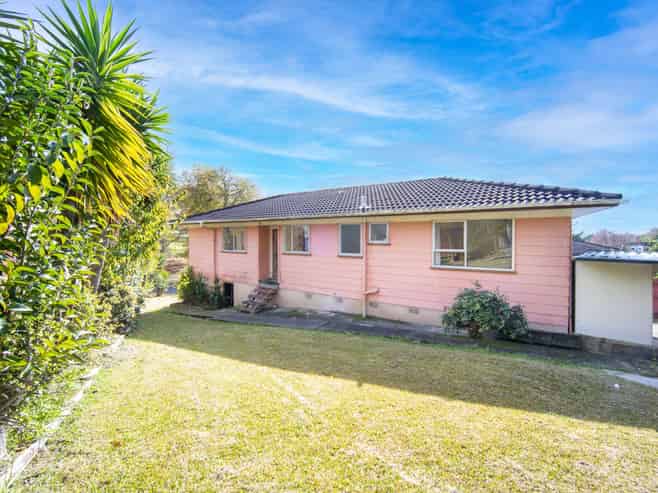 18 Zingaro Place, Massey