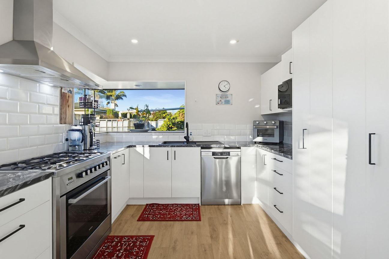 Modern with Ensuite, Rumpus & Family Flexibility - Fler
