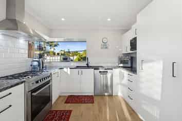 77 Avondale Road, Taradale