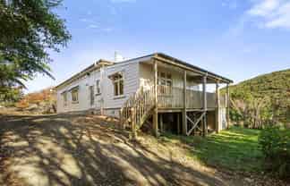 8 Mount Cecil Road, Moonshine Valley