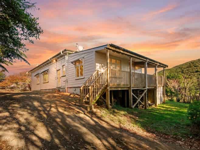 8 Mount Cecil Road, Moonshine Valley