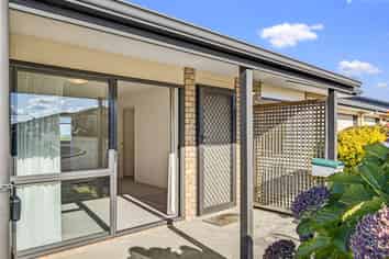 28/197 Royal Road, Massey