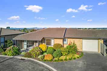 28/197 Royal Road, Massey