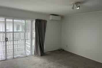 1/23 Challen Close, Conifer Grove