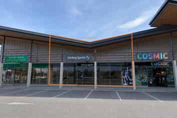 182sqm Retail Five Mile - Won't last long!
