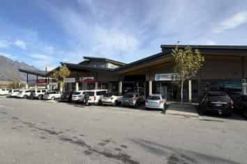182sqm Retail Five Mile - Won't last long!