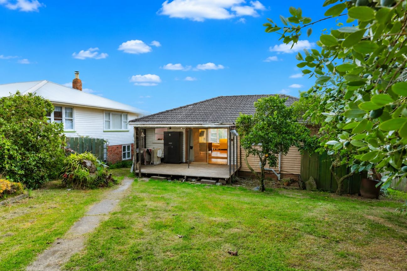From Income to 6 standalone - 809m² Approved Site - Bild 2
