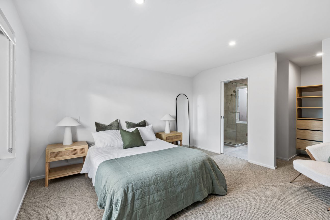 A Step Above The Rest in a Blue Chip Location - Fler