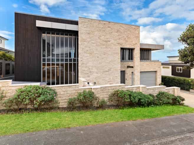 29 Bearing Parade, Long Bay