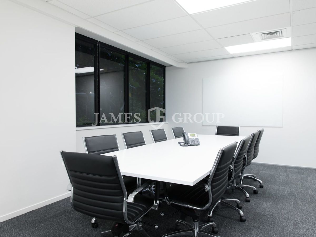 EXPANSIVE 430M² OFFICE ON GREAT SOUTH ROAD - Ansicht 2