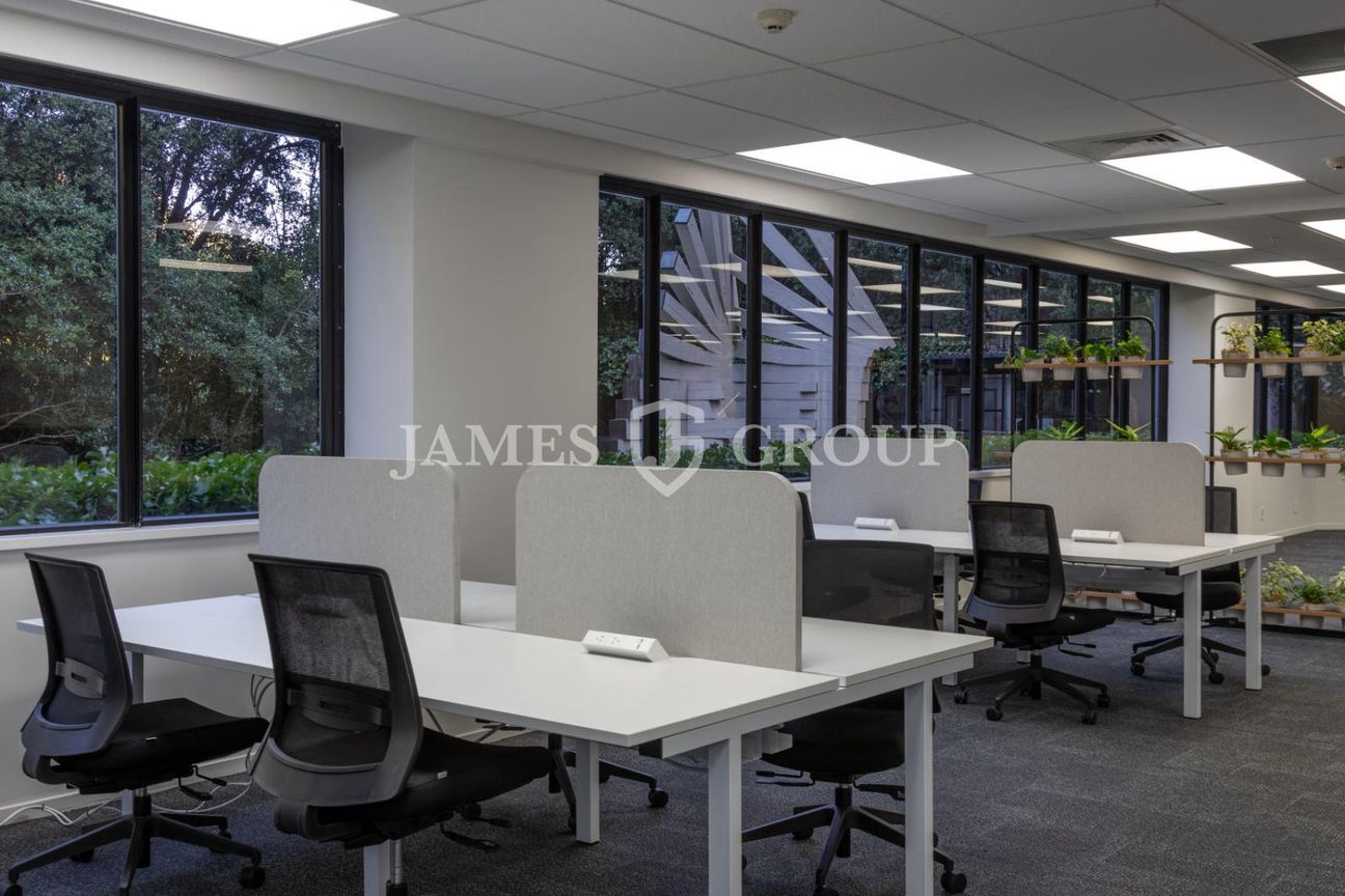 GREAT SOUTH ROAD OFFICE OPPORTUNITY – pohled 4
