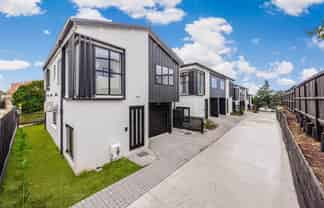 9 Chardi Kala Way, Papatoetoe