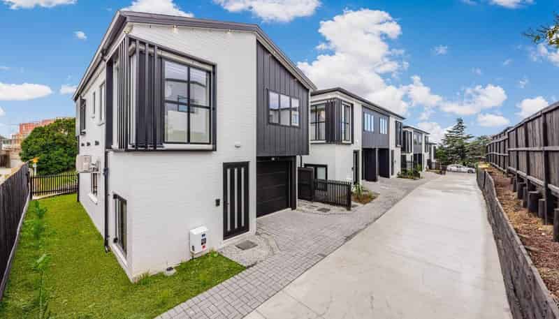 9 Chardi Kala Way, Papatoetoe