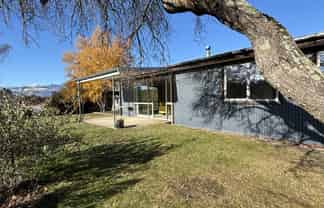 130 Lagoon Avenue, Albert Town
