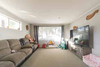 50 Oakfield Crescent, Pukete