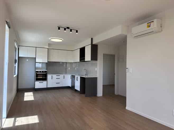 2/13 Blockhouse Bay Road, Avondale