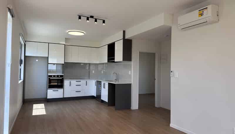 2/13 Blockhouse Bay Road, Avondale