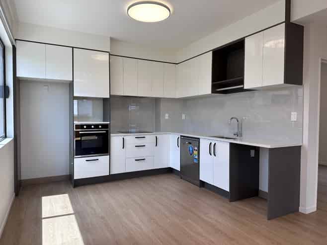 2/13 Blockhouse Bay Road, Avondale