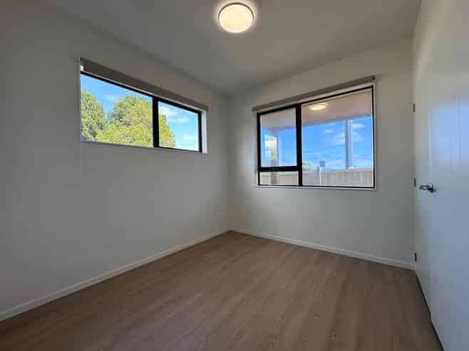 2/13 Blockhouse Bay Road, Avondale