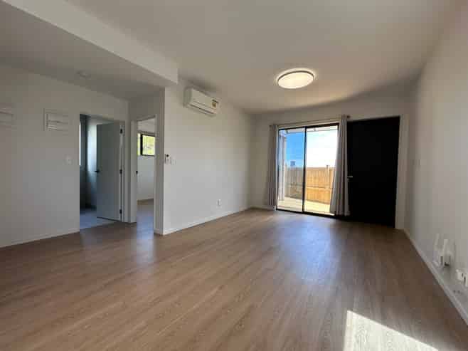 2/13 Blockhouse Bay Road, Avondale