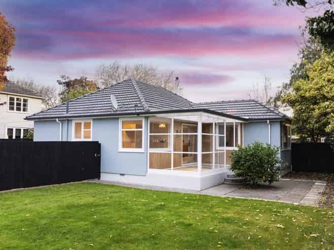 36 Eveleyn Couzins Avenue, Richmond