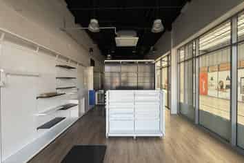 Excellent Showroom or Retail Five Mile
