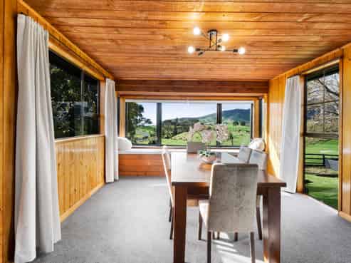 1939 South Road, Pitone