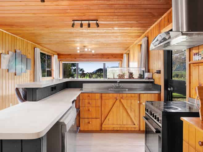 1939 South Road, Pitone