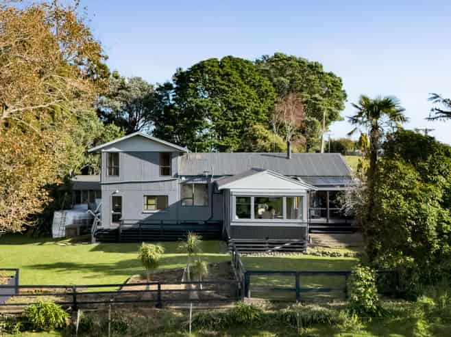 1939 South Road, Pitone