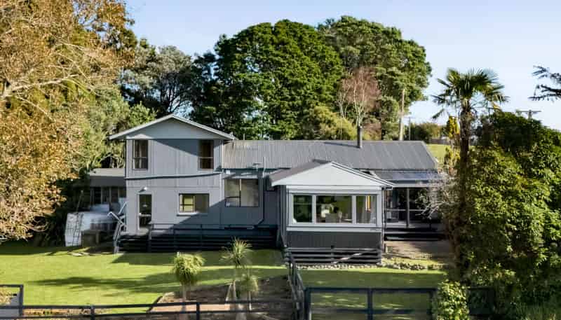 1939 South Road, Pitone