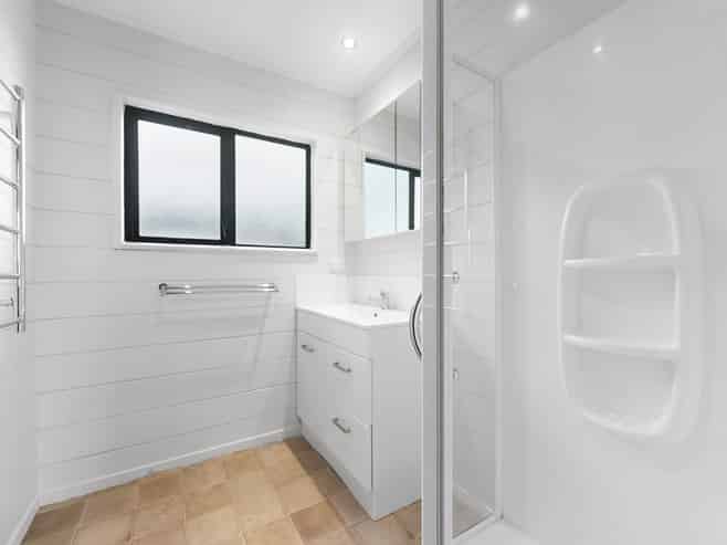 21B West Hoe Road, Orewa