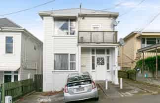 1/17 Hall Street, Newtown