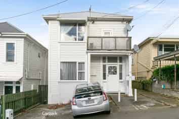 1/17 Hall Street, Newtown